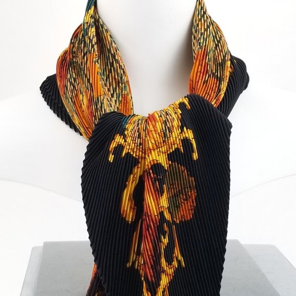 Unknown Accessories - Orange and Black Scarf Made in Italy Pleated